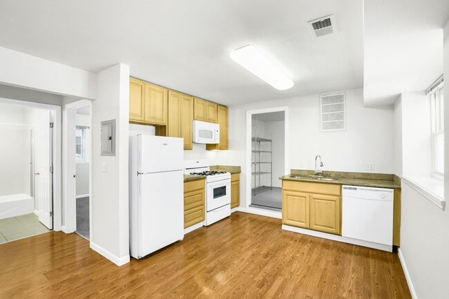 property at 5200 Redondo Ave