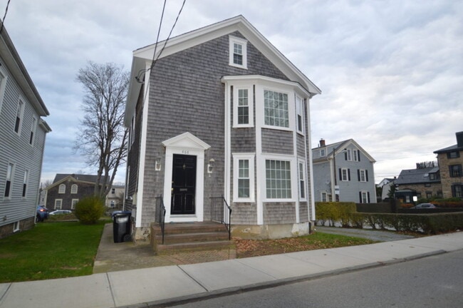 468 Spring St, Unit 2 in Newport, RI - Building Photo - Building Photo