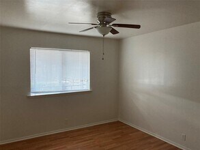 1005 W Hickory St in Denton, TX - Building Photo - Building Photo