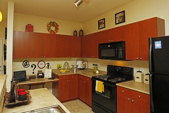 Pillars at Great Bridge in Chesapeake, VA - Building Photo - Interior Photo