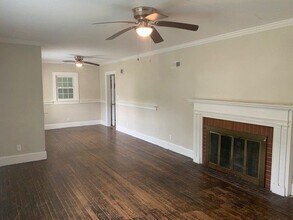 301 S Oak St in Greenville, NC - Foto de edificio - Building Photo