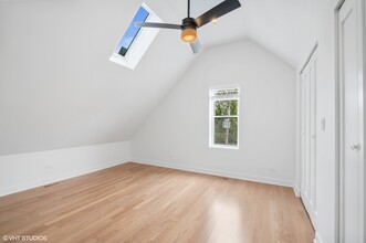 1217 W Wellington Ave in Chicago, IL - Building Photo - Interior Photo