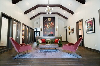 The Reserve at Walnut Creek in Austin, TX - Building Photo - Building Photo