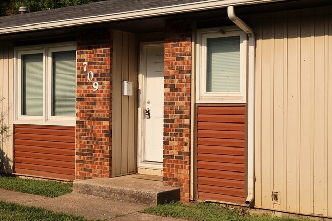 property at 709 S Broadway Ave