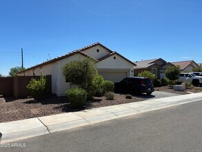813 S 107th Dr in Avondale, AZ - Building Photo - Building Photo