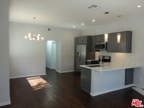 809 N W Knoll Dr in West Hollywood, CA - Building Photo - Building Photo