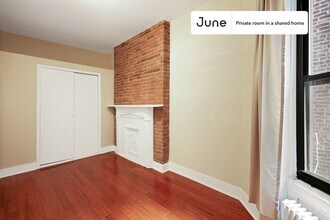 Private bedroom in 3 bed/2 bath Home in New York, NY - Building Photo - Building Photo
