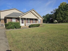 809 Mason Tucker Dr in Smyrna, TN - Building Photo