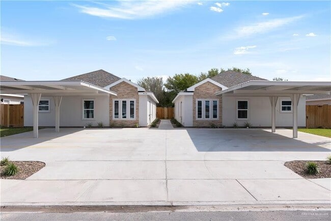 810 N Clarence Ave, Unit 4