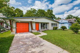 419 E 42nd St in Houston, TX - Foto de edificio - Building Photo