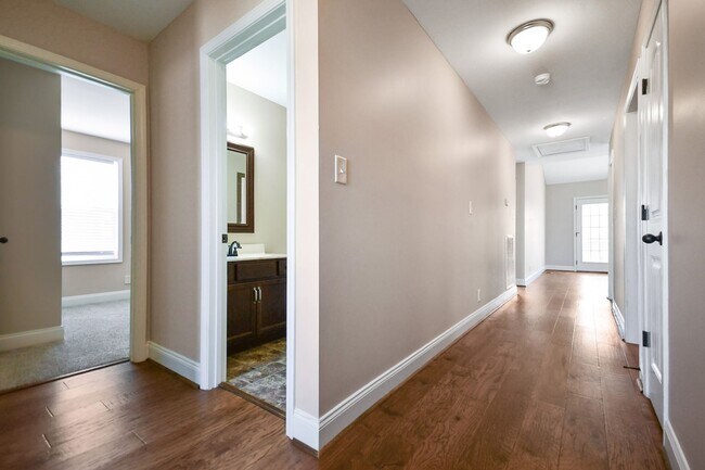 725 Crestone Ln in Clarksville, TN - Building Photo - Building Photo