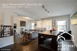 1203 W Addison St, Unit 1 in Chicago, IL - Building Photo