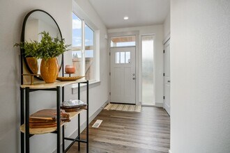 1321 Oppek St NE in Keizer, OR - Building Photo - Building Photo