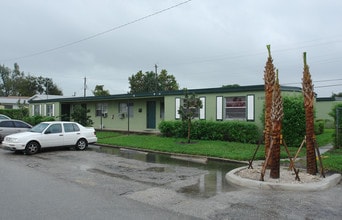 Our Community Apartments at Collins in Hollywood, FL - Building Photo - Building Photo