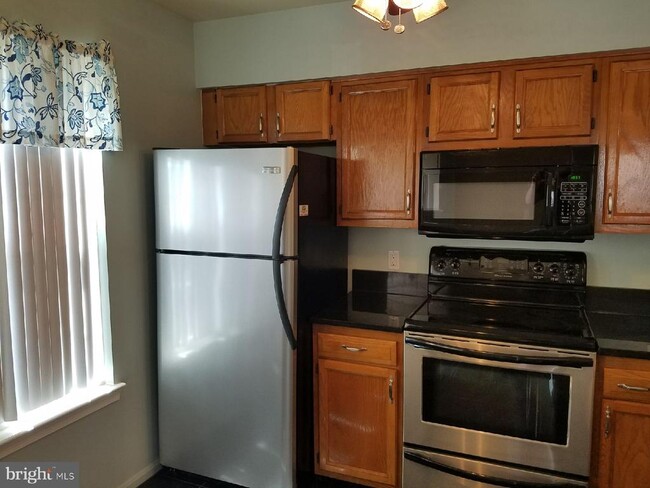 9377 Scarlet Oak Dr in Manassas, VA - Building Photo - Building Photo