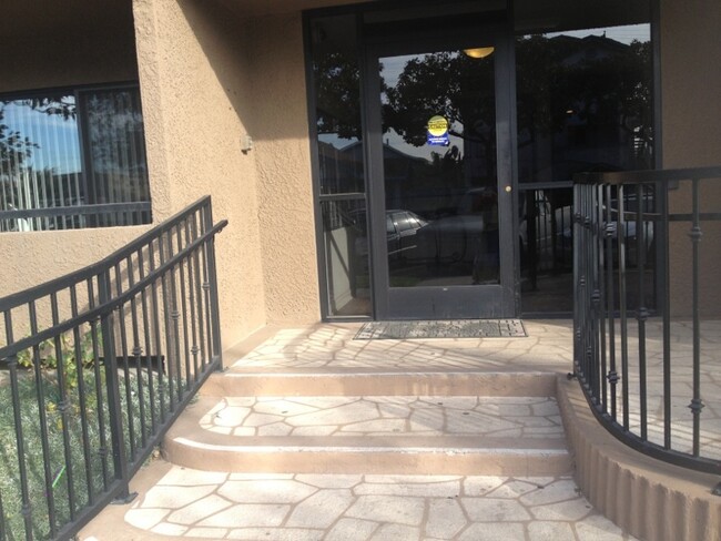 1450 Locust Ave in Long Beach, CA - Building Photo - Building Photo