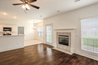 303 Cross Ln in Bentonville, AR - Building Photo - Building Photo