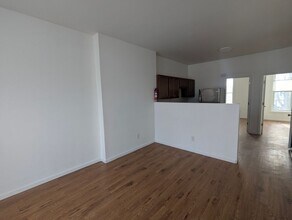 372 Clinton Ave in Albany, NY - Building Photo - Building Photo