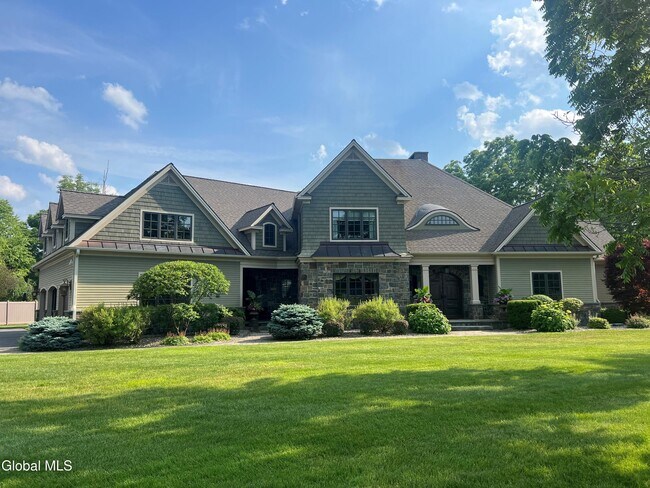 106 Greenfield Ave in Saratoga Springs, NY - Building Photo - Building Photo