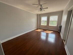 6930 N Greenview Ave in Chicago, IL - Building Photo - Building Photo