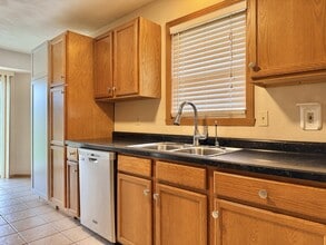 809 Wynstone Way in Rockton, IL - Building Photo - Building Photo