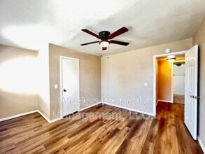 6056 Northwest Expy in Warr Acres, OK - Building Photo - Building Photo