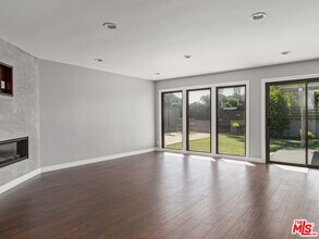 7630 W 91st St in Los Angeles, CA - Building Photo - Building Photo