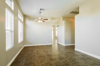 17647 N 17th St in Phoenix, AZ - Building Photo - Building Photo