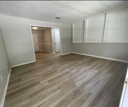 9135 Ford St SW in Covington, GA - Foto de edificio - Building Photo