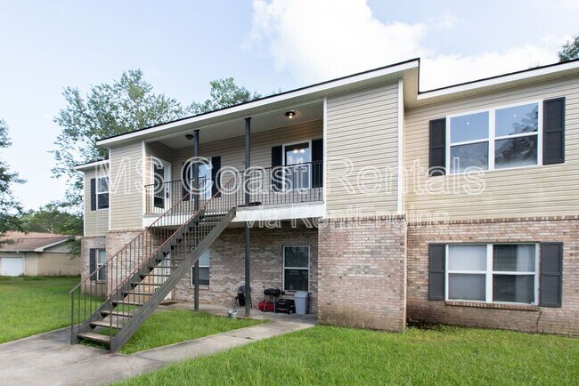 15815 Adam Rd in Biloxi, MS - Building Photo - Building Photo