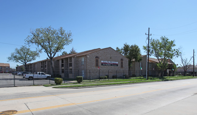 Meridian Apartments in Houston, TX - Building Photo - Building Photo