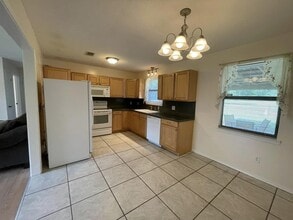 688 Roberts Dr in Defuniak Springs, FL - Building Photo - Building Photo