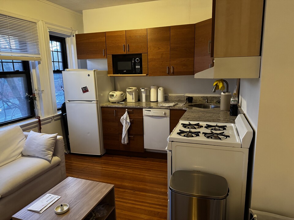 533 Newbury St, Unit 2F in Boston, MA - Building Photo