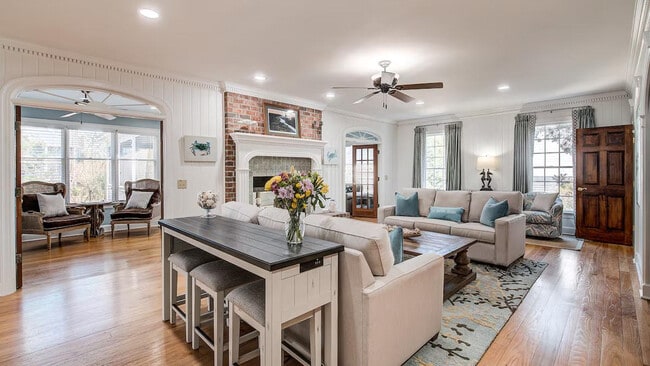 111 Dune Oaks Dr