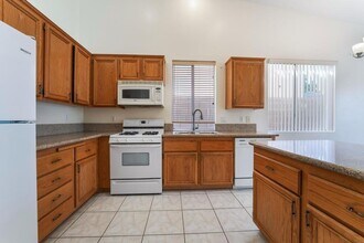 9600 Atwood Ave in Las Vegas, NV - Building Photo - Building Photo