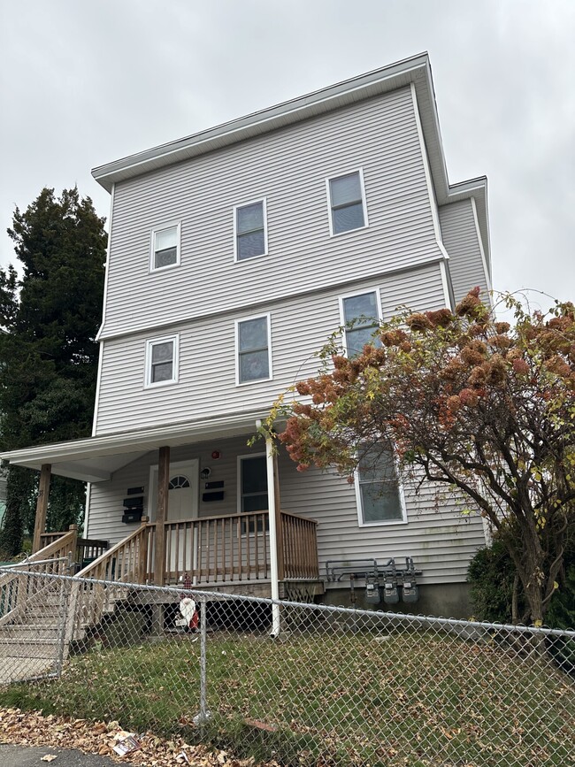 38 Columbia St, Unit 3
