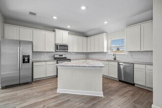 3109 Banyan Dr in Santa Fe, TX - Building Photo - Building Photo