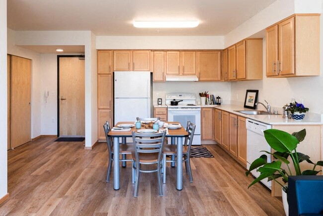 Arbora Court in Seattle, WA - Building Photo - Building Photo
