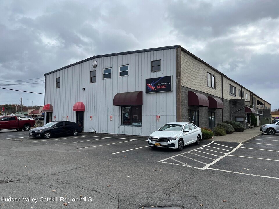 1112 Morton Blvd in Kingston, NY - Building Photo