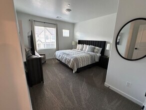 1701 Ripple Rock Dr in Washington, UT - Foto de edificio - Building Photo