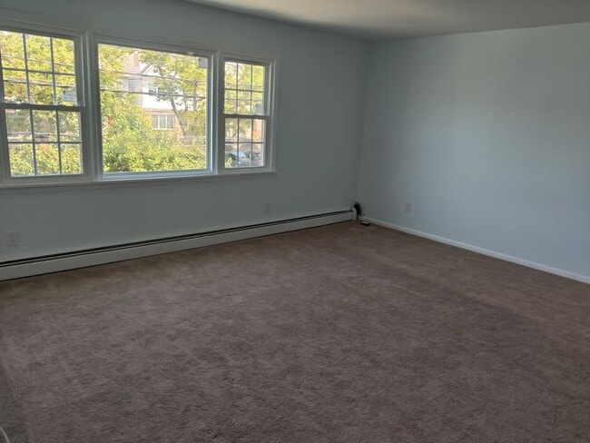 809 Kennedy Blvd, Unit 2nd Floor in Bayonne, NJ - Foto de edificio - Building Photo