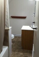 329 Belgrade Ave, Unit 2 in North Mankato, MN - Foto de edificio - Building Photo