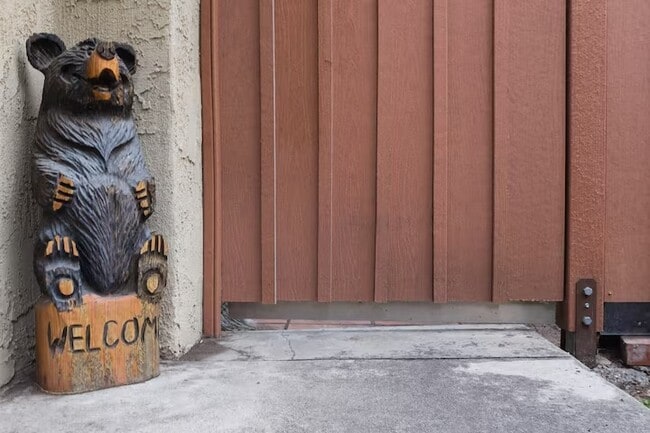 11260 Overland Ave, Unit Bedroom #1 in Culver City, CA - Foto de edificio - Building Photo