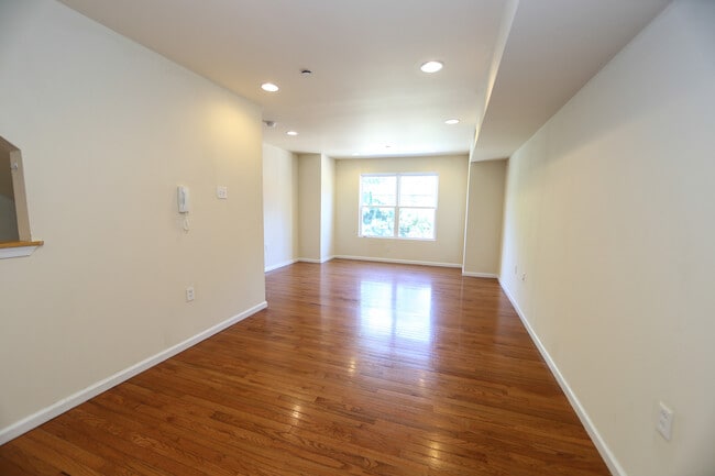 1528 Willington St, Unit A photo'