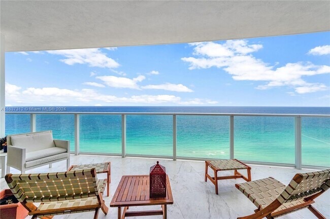 3951 S Ocean Dr in Hollywood, FL - Building Photo - Building Photo