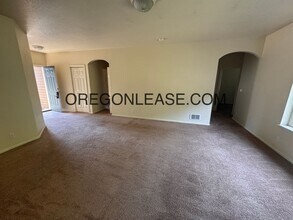 3386-3390 Arrowhead St in Eugene, OR - Building Photo - Building Photo
