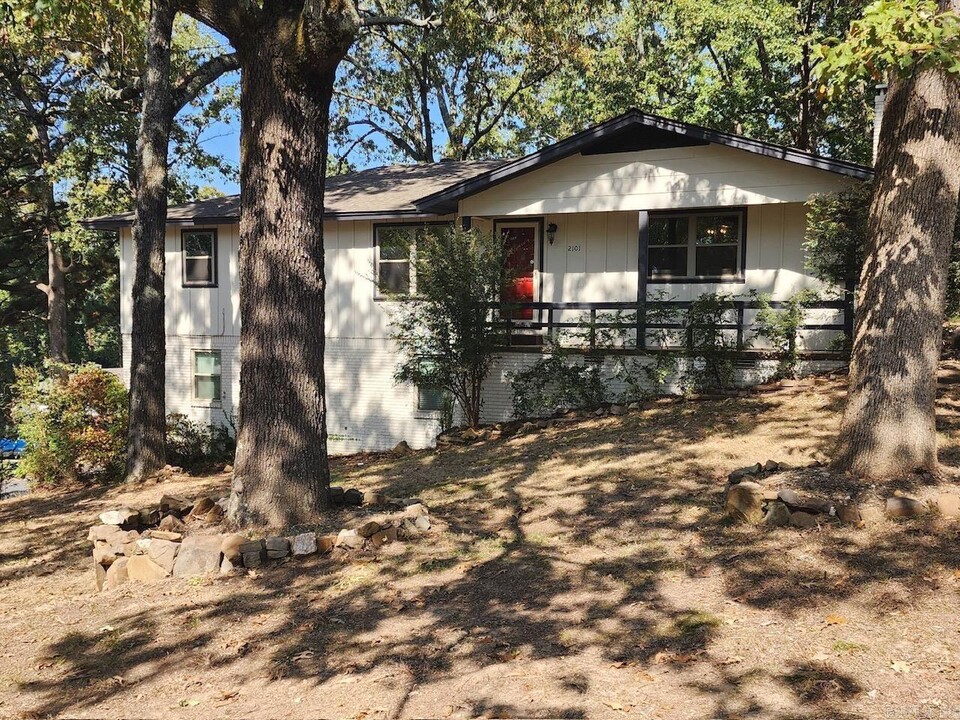 2101 Seminole Trail in North Little Rock, AR - Foto de edificio