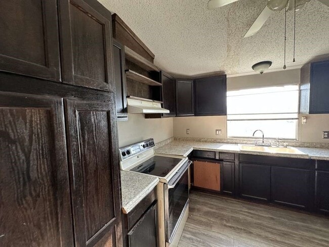 102 Bailey St in Van Alstyne, TX - Building Photo - Building Photo