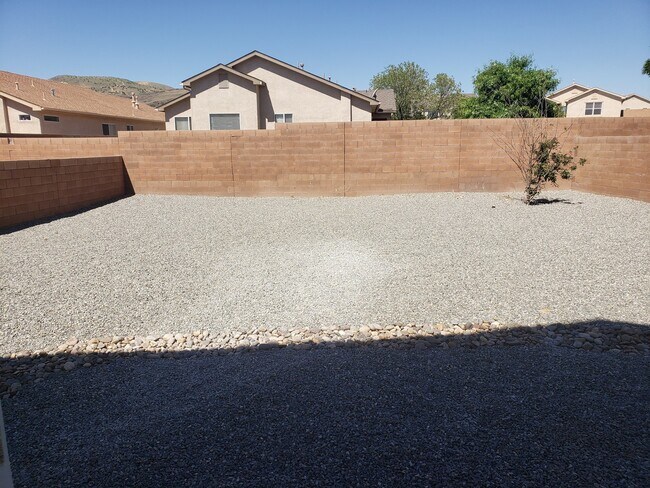 721 Rain Lily Rd SW in Los Lunas, NM - Building Photo - Building Photo