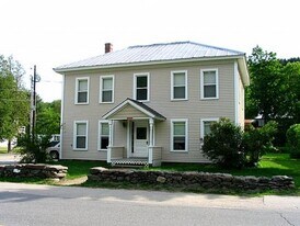 246 S Windsor St, Unit M1 in Royalton, VT - Building Photo